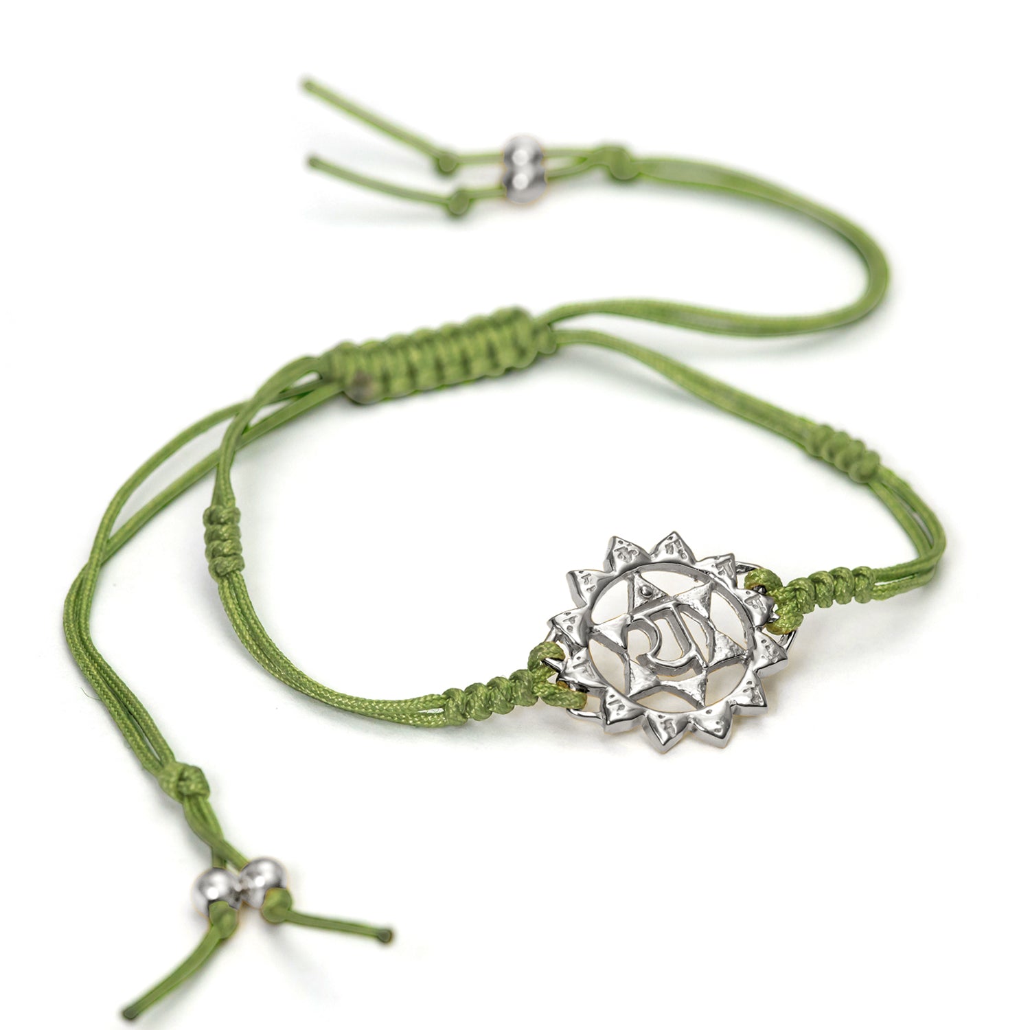 Anahata Chakra Armband olivgrün mit Sterling Silber Applikationen von ETERNAL BLISS - Spiritueller Schmuck