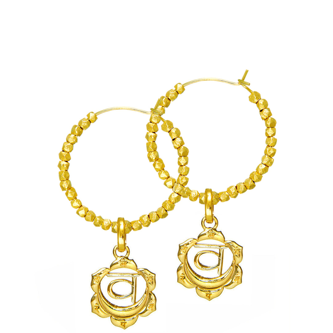 Sakral oder Svadhisthana Chakra Kreolen mit tibetischen Perlen verziert aus vergoldetem Sterling von ETERNAL BLISS - Spiritueller Schmuck