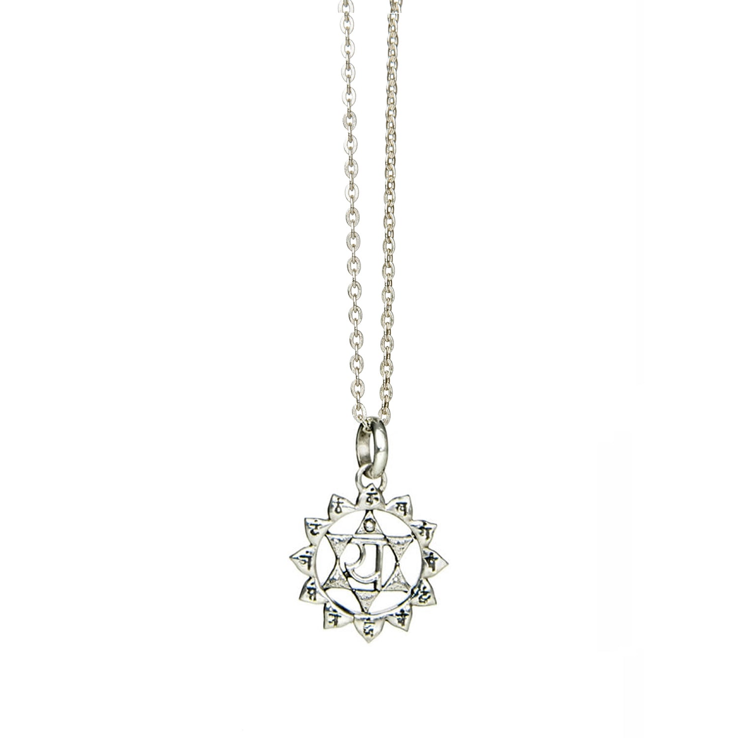 Kleiner Herz Chakra Anhänger mit Mantra aus Sterling Silber von ETERNAL BLISS - Spriritueller Schmuck